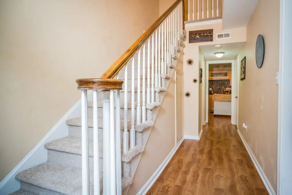 6520 Roswell Road Unit 94, Atlanta, Georgia 30328, 2 Bedrooms Bedrooms, ,1 BathroomBathrooms,Residential,Sold,6520 Roswell Road Unit 94,5812606