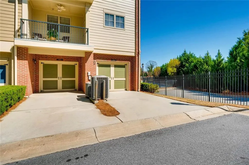 6401 Paulson Place, Sandy Springs, Georgia 30328, 2 Bedrooms Bedrooms, ,2 BathroomsBathrooms,Residential,Sold,6401 Paulson Place,5818311