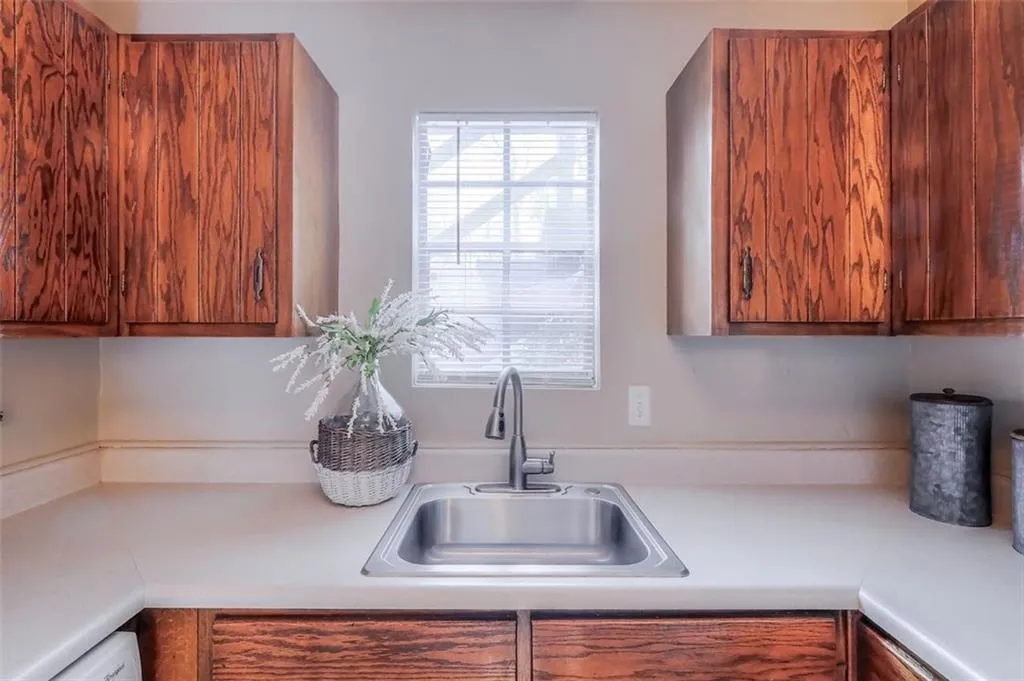 5507 Kingsport Drive Unit 29, Atlanta, Georgia 30342, 2 Bedrooms Bedrooms, ,1 BathroomBathrooms,Residential,Sold,5507 Kingsport Drive Unit 29,6771630