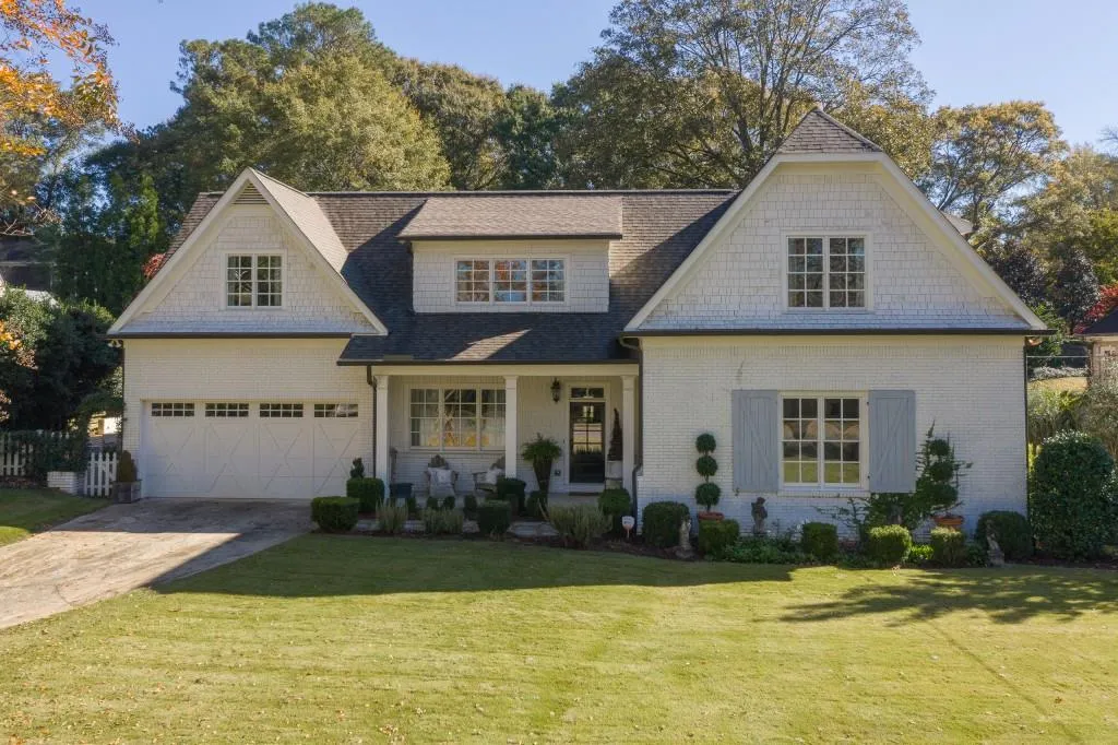 4715 High Point Road, Atlanta, Georgia 30342, 5 Bedrooms Bedrooms, ,3 BathroomsBathrooms,Residential,Sold,4715 High Point Road,6985214