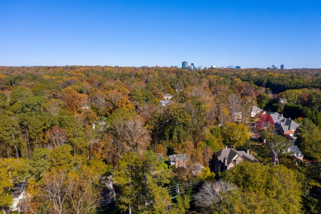 4715 High Point Road, Atlanta, Georgia 30342, 5 Bedrooms Bedrooms, ,3 BathroomsBathrooms,Residential,Sold,4715 High Point Road,6985214