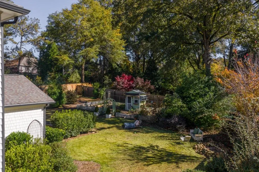 4715 High Point Road, Atlanta, Georgia 30342, 5 Bedrooms Bedrooms, ,3 BathroomsBathrooms,Residential,Sold,4715 High Point Road,6985214
