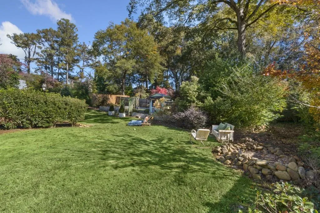 4715 High Point Road, Atlanta, Georgia 30342, 5 Bedrooms Bedrooms, ,3 BathroomsBathrooms,Residential,Sold,4715 High Point Road,6985214