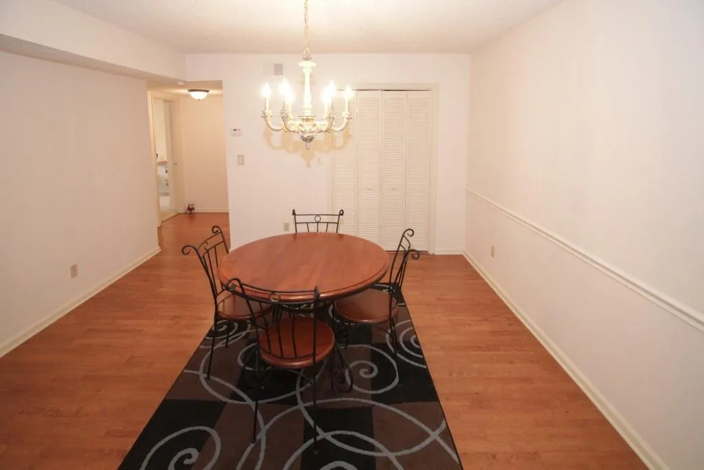 6851 Roswell Road Unit F20, Sandy Springs, Georgia 30328, 3 Bedrooms Bedrooms, ,2 BathroomsBathrooms,Residential,Sold,6851 Roswell Road Unit F20,5982944