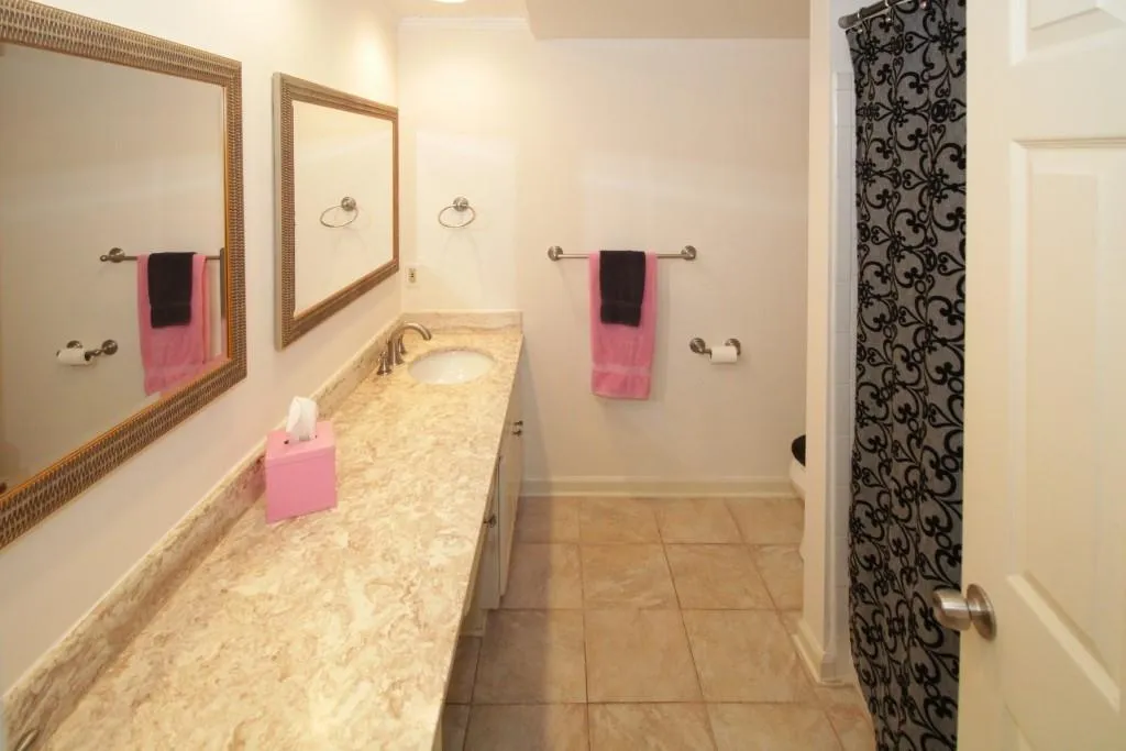 6851 Roswell Road Unit F20, Sandy Springs, Georgia 30328, 3 Bedrooms Bedrooms, ,2 BathroomsBathrooms,Residential,Sold,6851 Roswell Road Unit F20,5982944