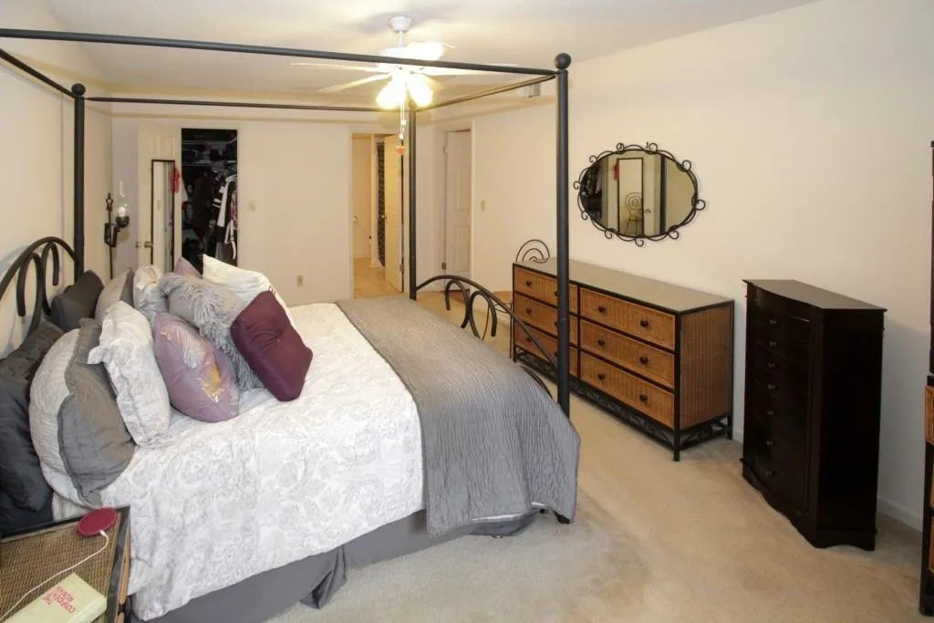 6851 Roswell Road Unit F20, Sandy Springs, Georgia 30328, 3 Bedrooms Bedrooms, ,2 BathroomsBathrooms,Residential,Sold,6851 Roswell Road Unit F20,5982944