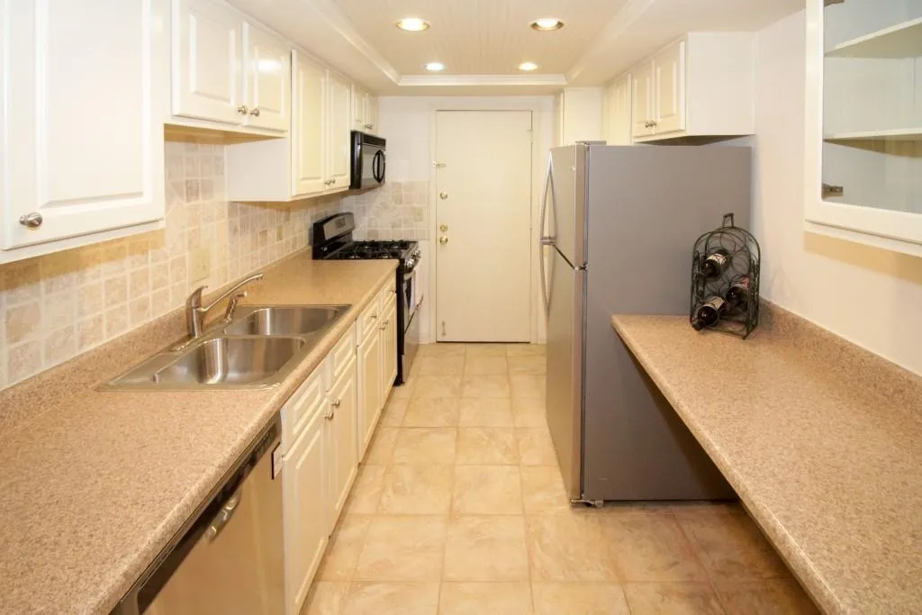 6851 Roswell Road Unit F20, Sandy Springs, Georgia 30328, 3 Bedrooms Bedrooms, ,2 BathroomsBathrooms,Residential,Sold,6851 Roswell Road Unit F20,5982944