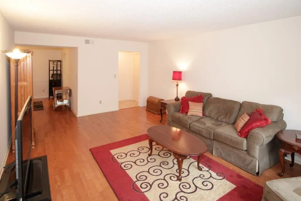 6851 Roswell Road Unit F20, Sandy Springs, Georgia 30328, 3 Bedrooms Bedrooms, ,2 BathroomsBathrooms,Residential,Sold,6851 Roswell Road Unit F20,5982944