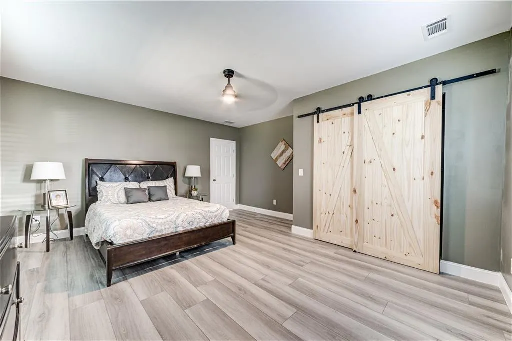 270 Mark Trail, Sandy Springs, Georgia 30328, 5 Bedrooms Bedrooms, ,3 BathroomsBathrooms,Residential,Sold,270 Mark Trail,7129382