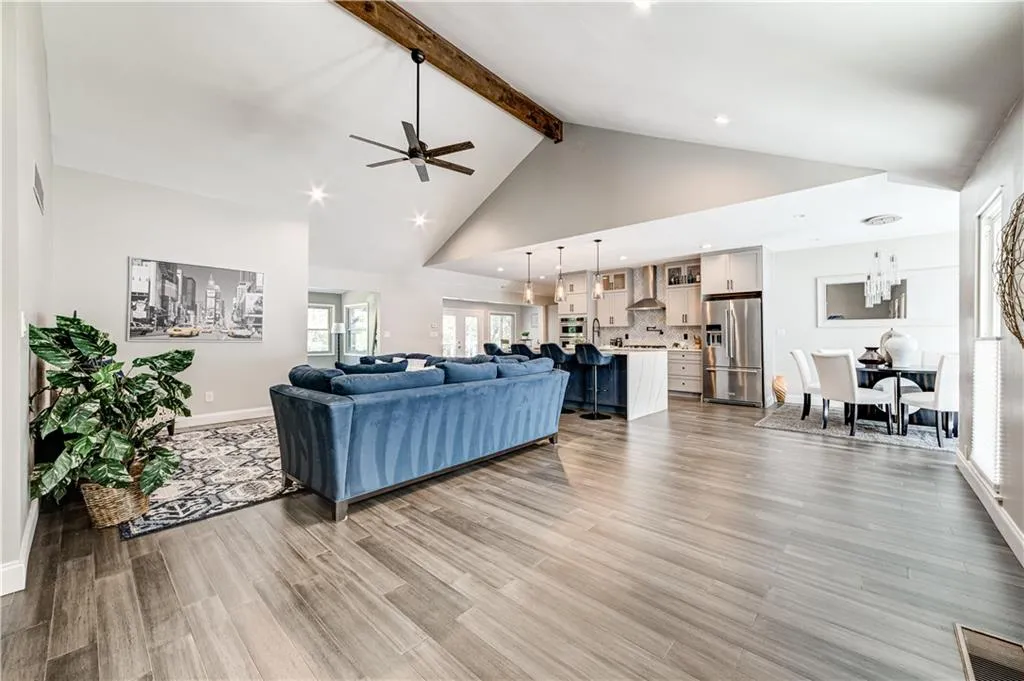 270 Mark Trail, Sandy Springs, Georgia 30328, 5 Bedrooms Bedrooms, ,3 BathroomsBathrooms,Residential,Sold,270 Mark Trail,7129382