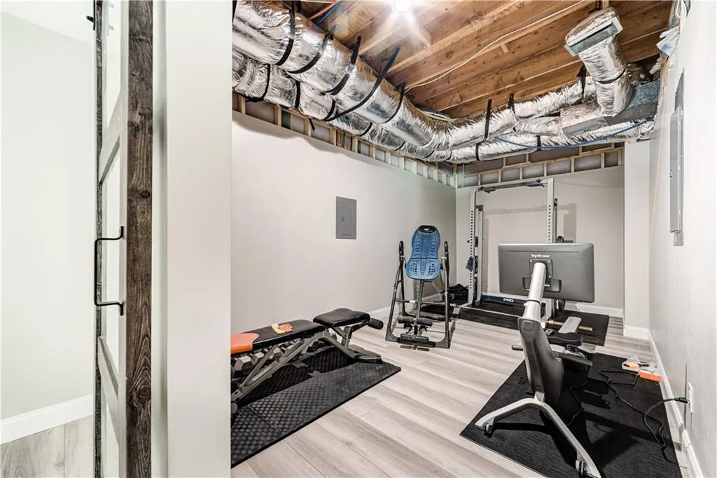 270 Mark Trail, Sandy Springs, Georgia 30328, 5 Bedrooms Bedrooms, ,3 BathroomsBathrooms,Residential,Sold,270 Mark Trail,7129382