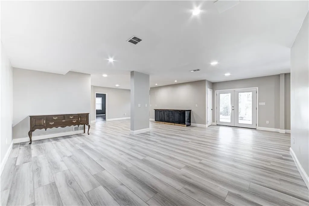 270 Mark Trail, Sandy Springs, Georgia 30328, 5 Bedrooms Bedrooms, ,3 BathroomsBathrooms,Residential,Sold,270 Mark Trail,7129382