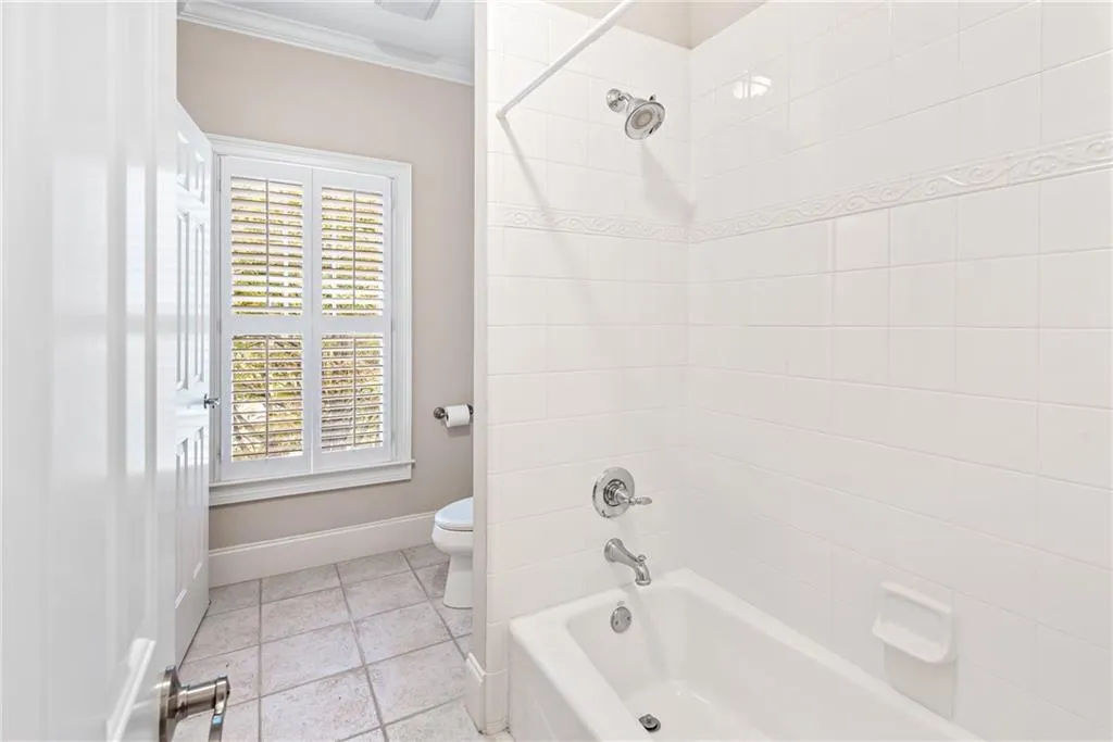 61 W Belle Isle Road, Sandy Springs, Georgia 30342, 4 Bedrooms Bedrooms, ,4 BathroomsBathrooms,Residential,Sold,61 W Belle Isle Road,6803327