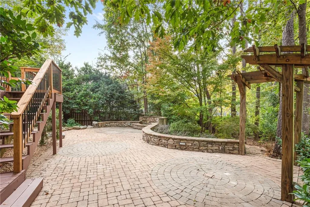 61 W Belle Isle Road, Sandy Springs, Georgia 30342, 4 Bedrooms Bedrooms, ,4 BathroomsBathrooms,Residential,Sold,61 W Belle Isle Road,6803327