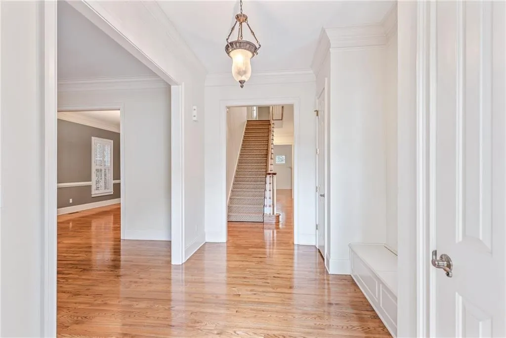 61 W Belle Isle Road, Sandy Springs, Georgia 30342, 4 Bedrooms Bedrooms, ,4 BathroomsBathrooms,Residential,Sold,61 W Belle Isle Road,6803327