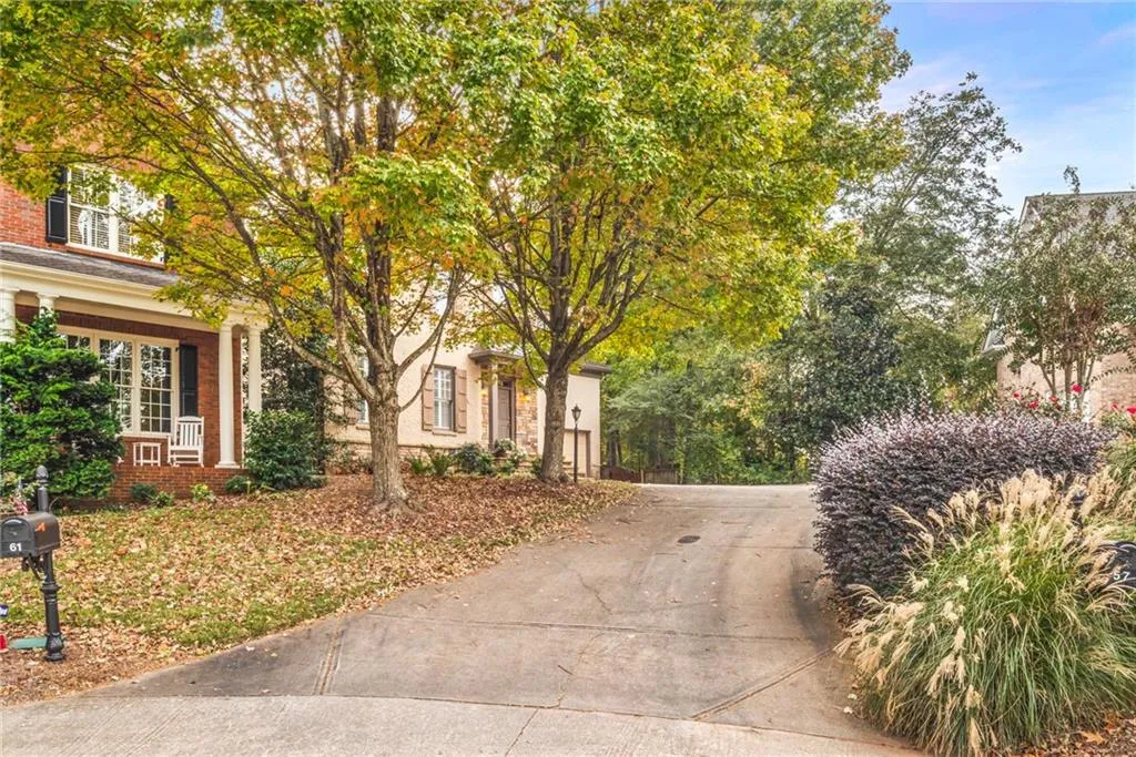 61 W Belle Isle Road, Sandy Springs, Georgia 30342, 4 Bedrooms Bedrooms, ,4 BathroomsBathrooms,Residential,Sold,61 W Belle Isle Road,6803327