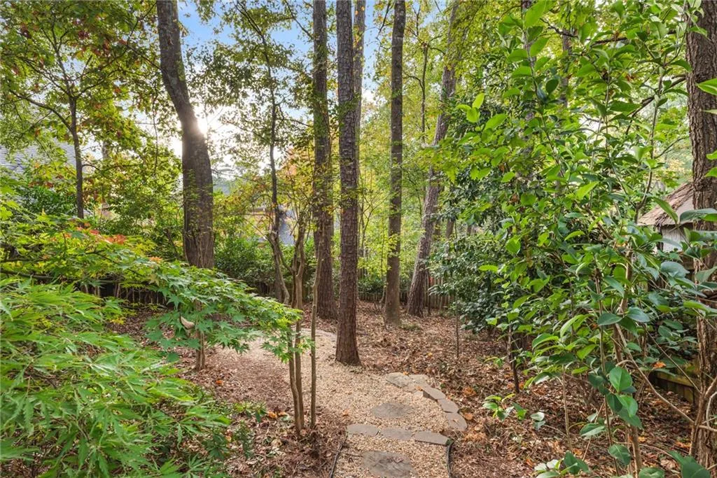 61 W Belle Isle Road, Sandy Springs, Georgia 30342, 4 Bedrooms Bedrooms, ,4 BathroomsBathrooms,Residential,Sold,61 W Belle Isle Road,6803327