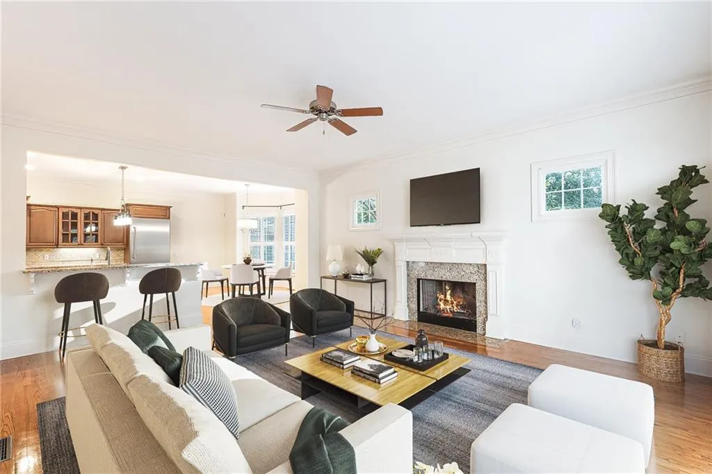 61 W Belle Isle Road, Sandy Springs, Georgia 30342, 4 Bedrooms Bedrooms, ,4 BathroomsBathrooms,Residential,Sold,61 W Belle Isle Road,6803327