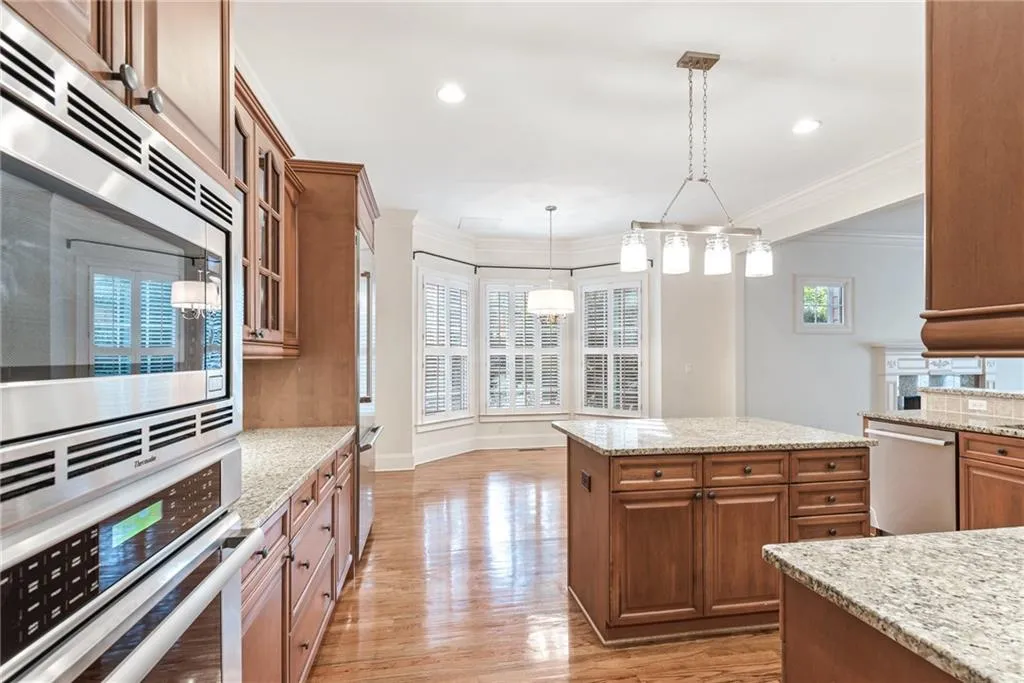 61 W Belle Isle Road, Sandy Springs, Georgia 30342, 4 Bedrooms Bedrooms, ,4 BathroomsBathrooms,Residential,Sold,61 W Belle Isle Road,6803327