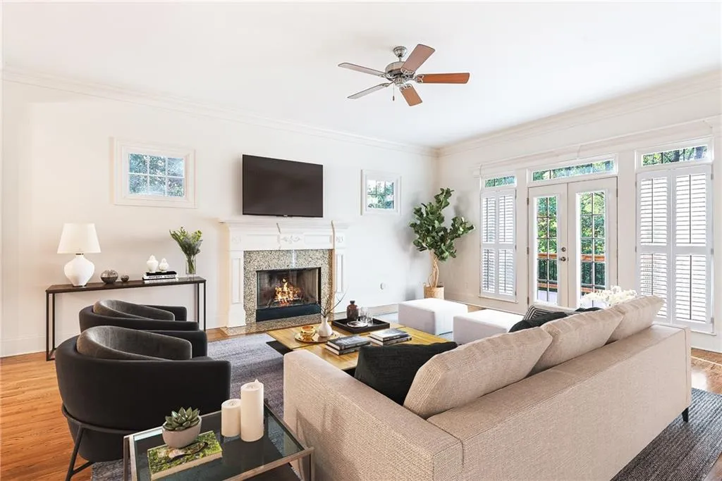 61 W Belle Isle Road, Sandy Springs, Georgia 30342, 4 Bedrooms Bedrooms, ,4 BathroomsBathrooms,Residential,Sold,61 W Belle Isle Road,6803327