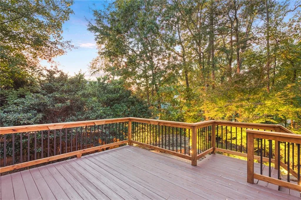 61 W Belle Isle Road, Sandy Springs, Georgia 30342, 4 Bedrooms Bedrooms, ,4 BathroomsBathrooms,Residential,Sold,61 W Belle Isle Road,6803327