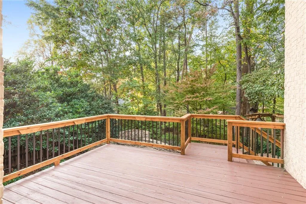 61 W Belle Isle Road, Sandy Springs, Georgia 30342, 4 Bedrooms Bedrooms, ,4 BathroomsBathrooms,Residential,Sold,61 W Belle Isle Road,6803327