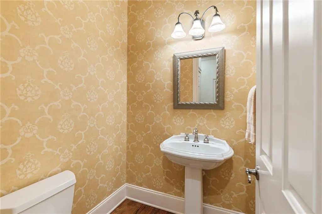 61 W Belle Isle Road, Sandy Springs, Georgia 30342, 4 Bedrooms Bedrooms, ,4 BathroomsBathrooms,Residential,Sold,61 W Belle Isle Road,6803327