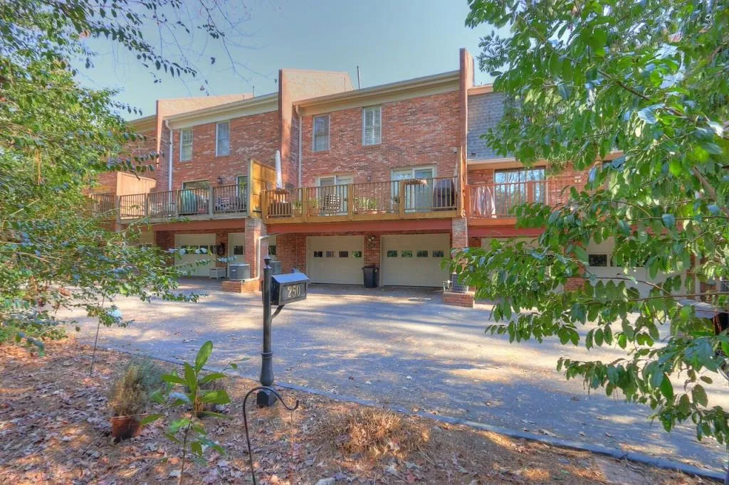 250 The South Chace, Atlanta, Georgia 30328, 3 Bedrooms Bedrooms, ,2 BathroomsBathrooms,Residential,Sold,250 The South Chace,5949712