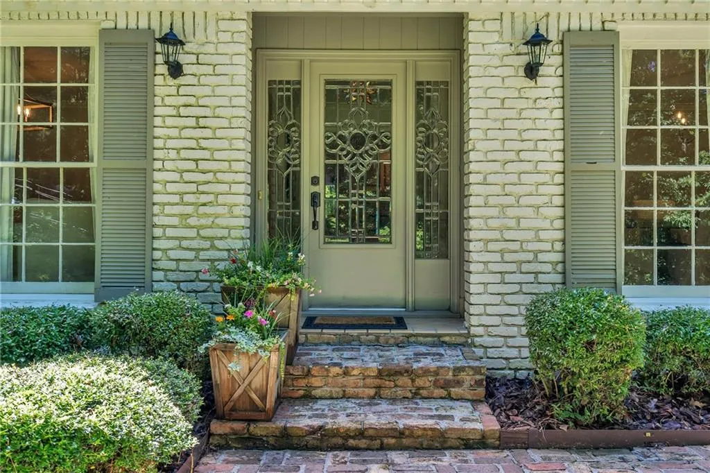 7105 Brandon Mill Road, Sandy Springs, Georgia 30328, 4 Bedrooms Bedrooms, ,2 BathroomsBathrooms,Residential,Sold,7105 Brandon Mill Road,6736887