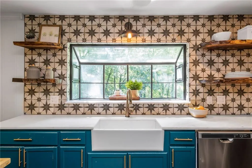 7105 Brandon Mill Road, Sandy Springs, Georgia 30328, 4 Bedrooms Bedrooms, ,2 BathroomsBathrooms,Residential,Sold,7105 Brandon Mill Road,6736887