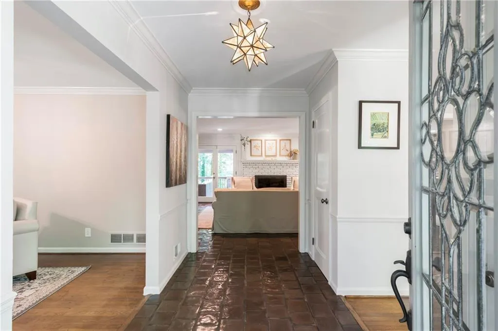 7105 Brandon Mill Road, Sandy Springs, Georgia 30328, 4 Bedrooms Bedrooms, ,2 BathroomsBathrooms,Residential,Sold,7105 Brandon Mill Road,6736887