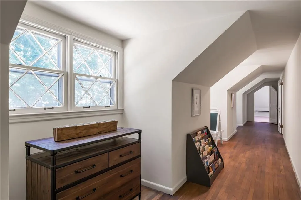 7105 Brandon Mill Road, Sandy Springs, Georgia 30328, 4 Bedrooms Bedrooms, ,2 BathroomsBathrooms,Residential,Sold,7105 Brandon Mill Road,6736887