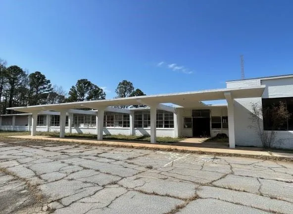 5545 Stonewall Tell Road, Atlanta, Georgia 30349