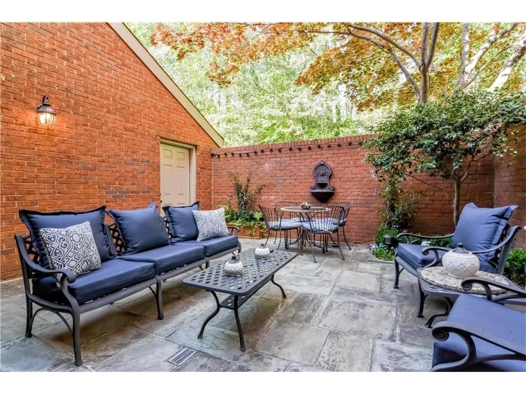 29 Willow Glen Ne, Atlanta, Georgia 30342, 4 Bedrooms Bedrooms, ,4 BathroomsBathrooms,Residential,Sold,29 Willow Glen Ne,5704912