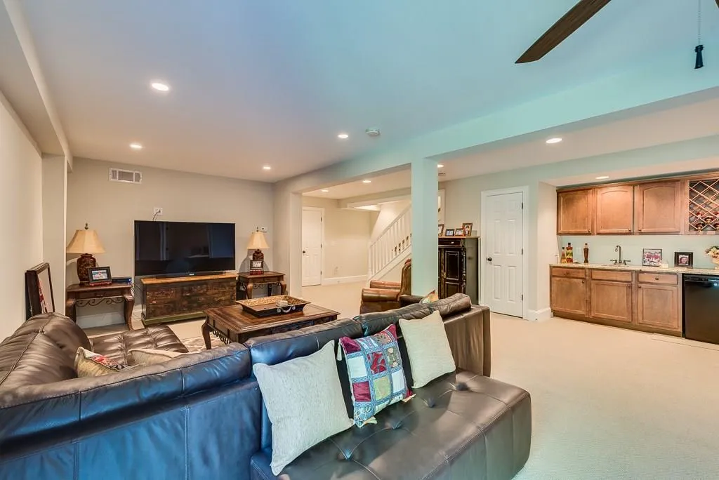 29 Willow Glen Ne, Atlanta, Georgia 30342, 4 Bedrooms Bedrooms, ,4 BathroomsBathrooms,Residential,Sold,29 Willow Glen Ne,5704912