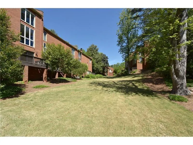 29 Willow Glen Ne, Atlanta, Georgia 30342, 4 Bedrooms Bedrooms, ,4 BathroomsBathrooms,Residential,Sold,29 Willow Glen Ne,5704912