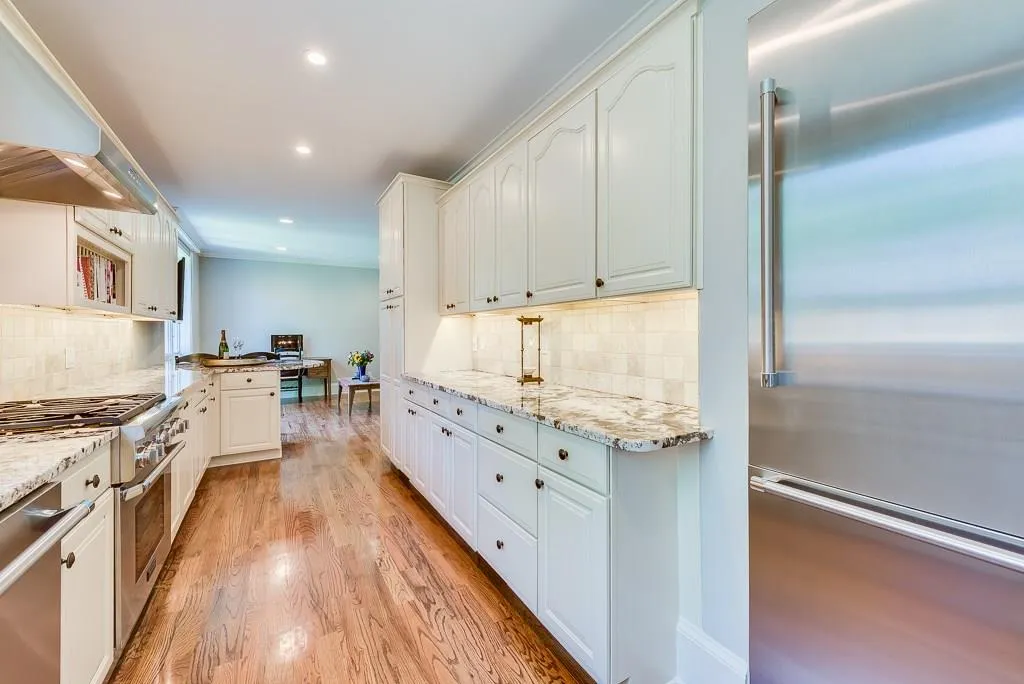 29 Willow Glen Ne, Atlanta, Georgia 30342, 4 Bedrooms Bedrooms, ,4 BathroomsBathrooms,Residential,Sold,29 Willow Glen Ne,5704912