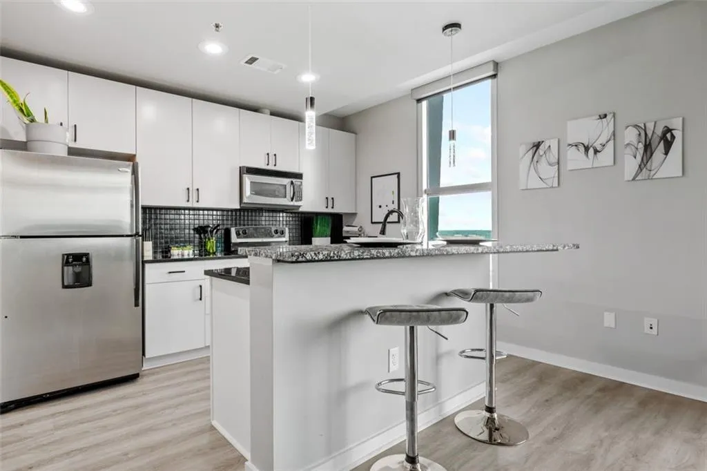 250 Pharr Road Ne Unit 1814, Atlanta, Georgia 30305, 1 Bedroom Bedrooms, 0 ,1 BathroomBathrooms,Residential,For Sale,250 Pharr Road Ne Unit 1814,7673255