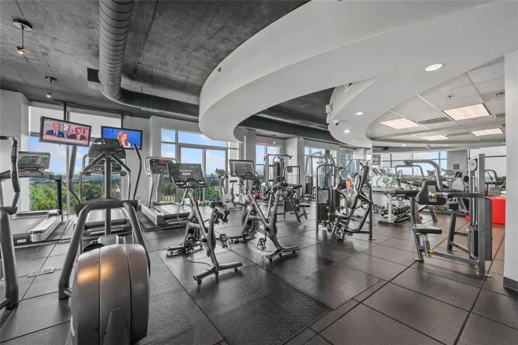 Full fitness center with modern equipment located in the building. Amenities include: a wide array of cardio machines, strength training equipment, and free weights.