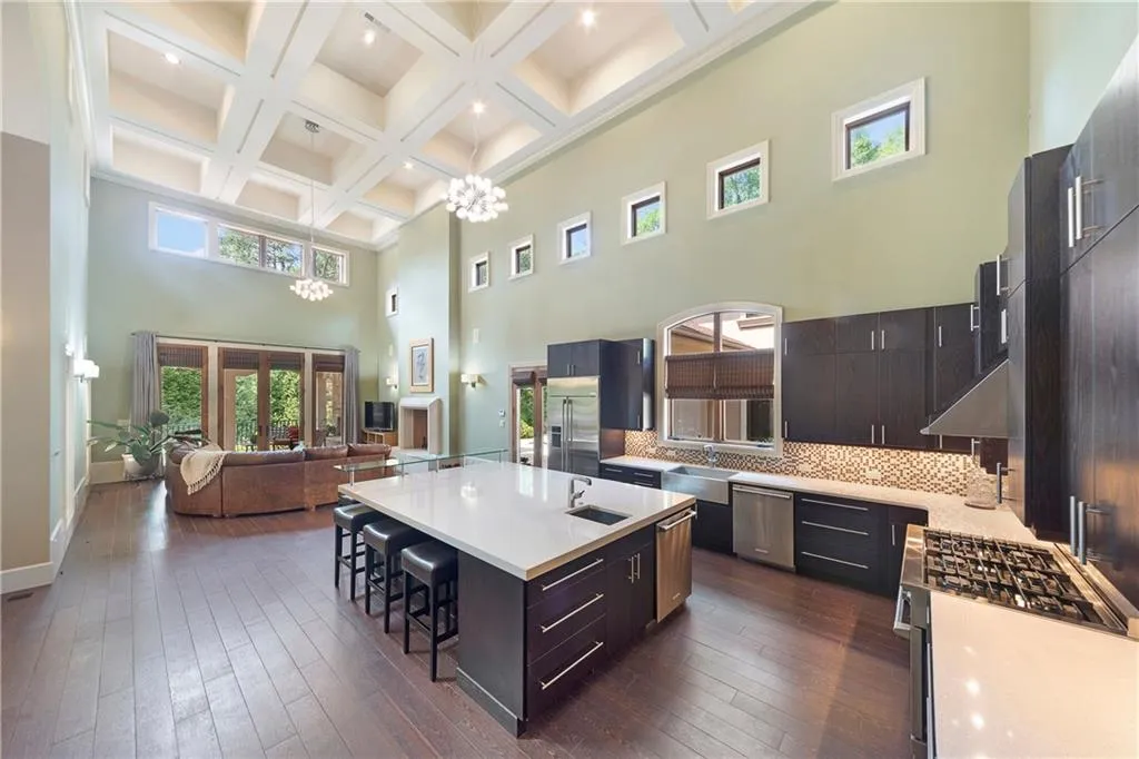 385 River Valley Road, Atlanta, Georgia 30328, 5 Bedrooms Bedrooms, ,6 BathroomsBathrooms,Residential,Sold,385 River Valley Road,6565806