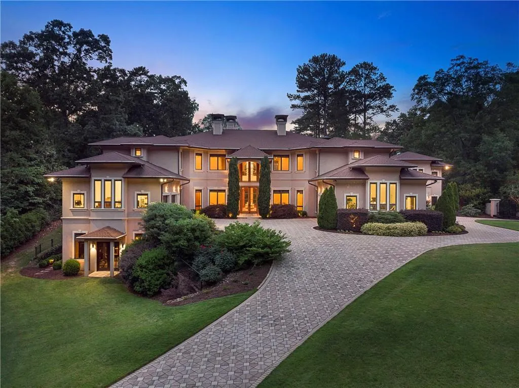 385 River Valley Road, Atlanta, Georgia 30328, 5 Bedrooms Bedrooms, ,6 BathroomsBathrooms,Residential,Sold,385 River Valley Road,6565806