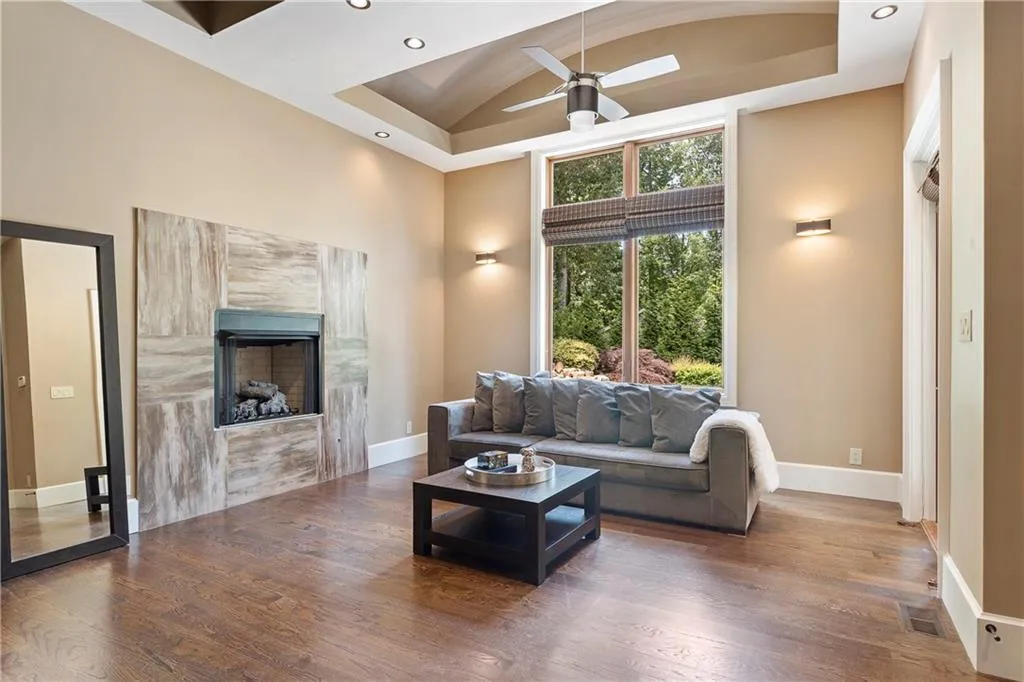 385 River Valley Road, Atlanta, Georgia 30328, 5 Bedrooms Bedrooms, ,6 BathroomsBathrooms,Residential,Sold,385 River Valley Road,6565806