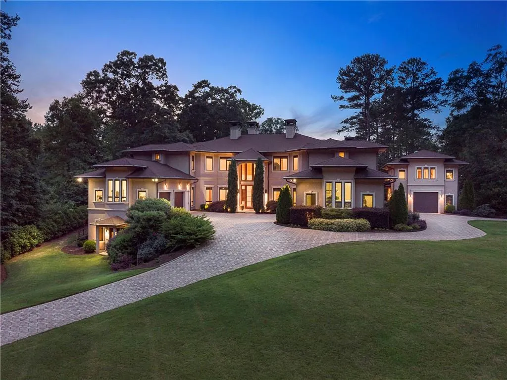 385 River Valley Road, Atlanta, Georgia 30328, 5 Bedrooms Bedrooms, ,6 BathroomsBathrooms,Residential,Sold,385 River Valley Road,6565806
