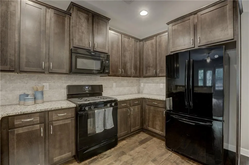 7480 Glisten Avenue, Atlanta, Georgia 30328, 3 Bedrooms Bedrooms, ,3 BathroomsBathrooms,Residential,Sold,7480 Glisten Avenue,6045228