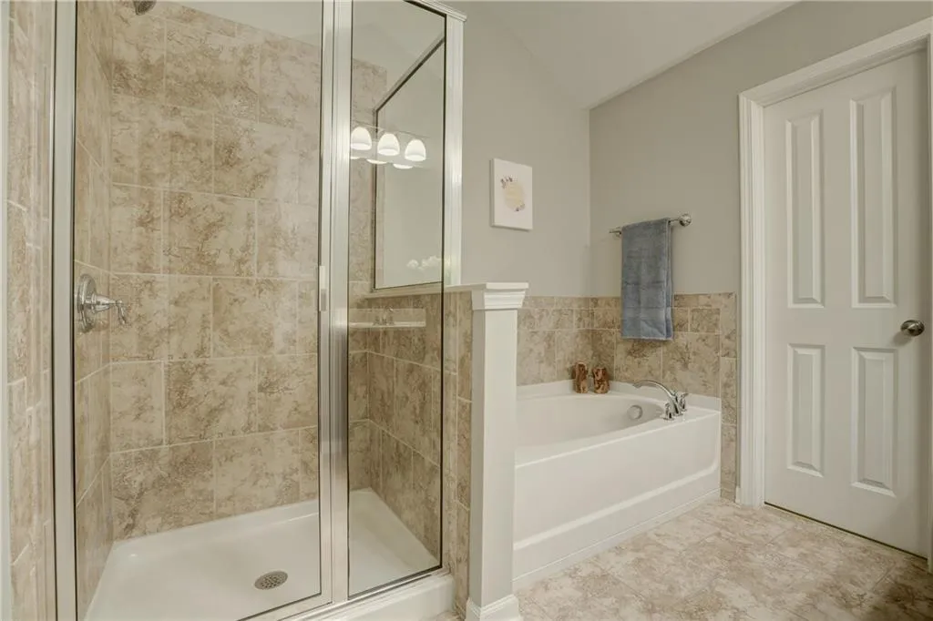 7480 Glisten Avenue, Atlanta, Georgia 30328, 3 Bedrooms Bedrooms, ,3 BathroomsBathrooms,Residential,Sold,7480 Glisten Avenue,6045228