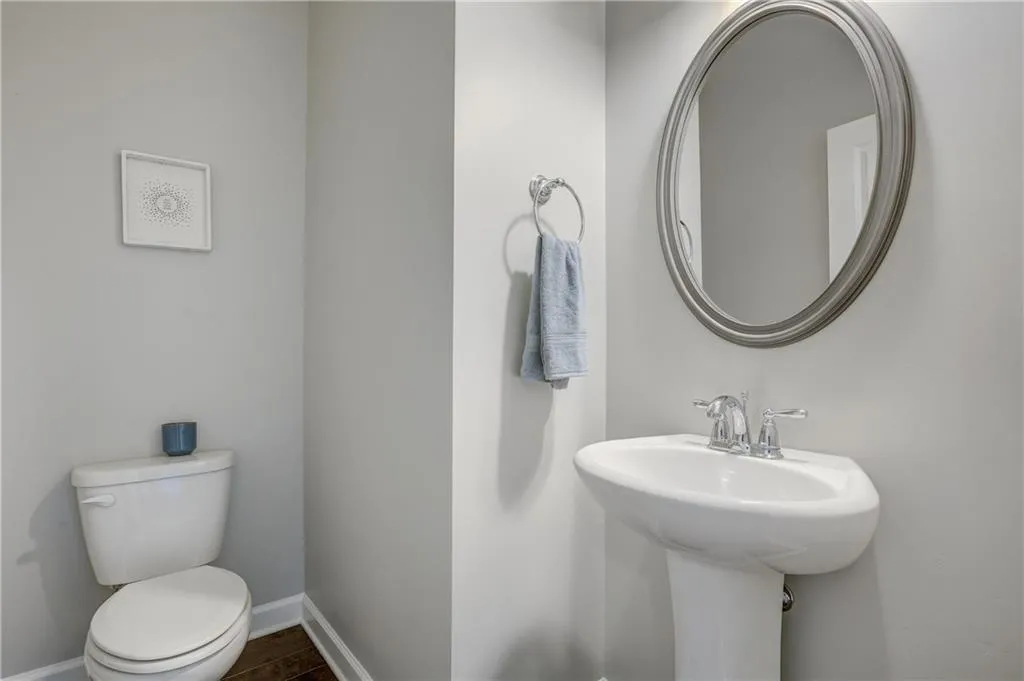 7480 Glisten Avenue, Atlanta, Georgia 30328, 3 Bedrooms Bedrooms, ,3 BathroomsBathrooms,Residential,Sold,7480 Glisten Avenue,6045228