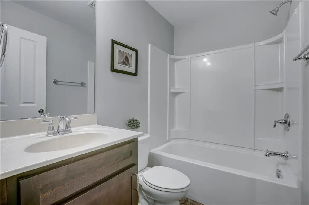 7480 Glisten Avenue, Atlanta, Georgia 30328, 3 Bedrooms Bedrooms, ,3 BathroomsBathrooms,Residential,Sold,7480 Glisten Avenue,6045228