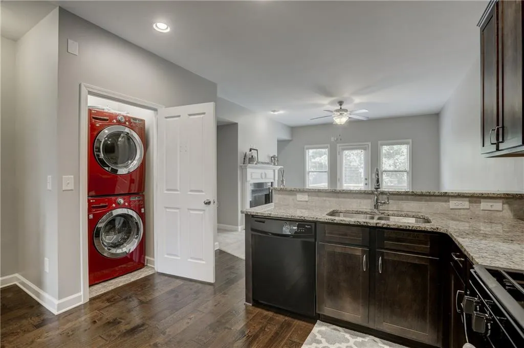 7480 Glisten Avenue, Atlanta, Georgia 30328, 3 Bedrooms Bedrooms, ,3 BathroomsBathrooms,Residential,Sold,7480 Glisten Avenue,6045228