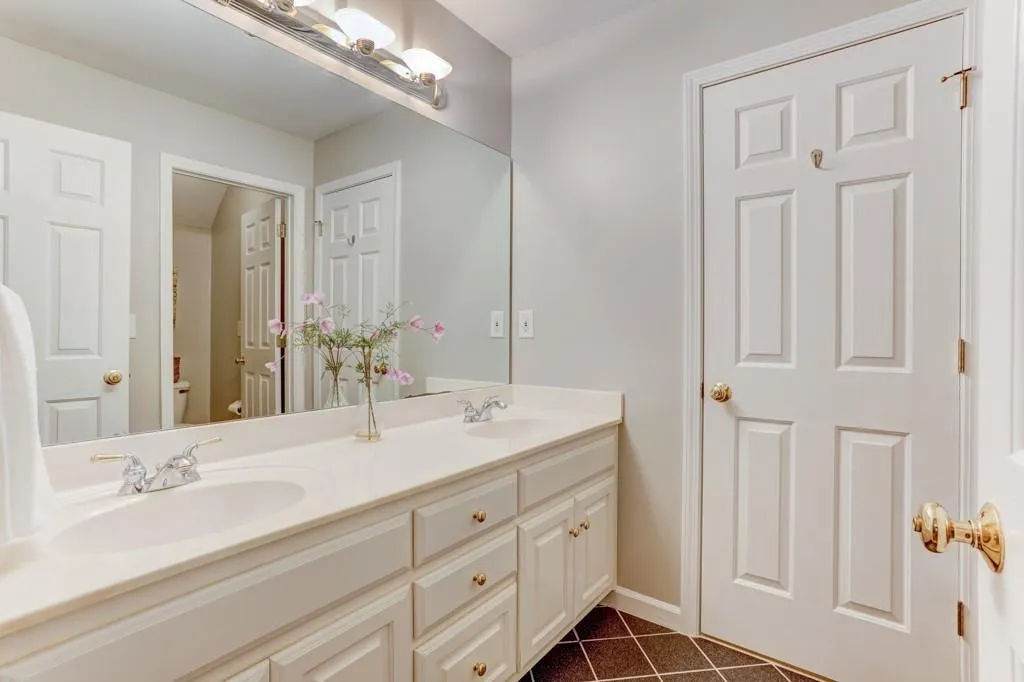 130 Belvedere Court, Sandy Springs, Georgia 30350, 5 Bedrooms Bedrooms, ,4 BathroomsBathrooms,Residential,Sold,130 Belvedere Court,6587597