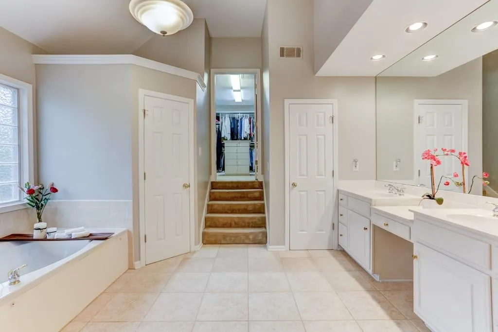 130 Belvedere Court, Sandy Springs, Georgia 30350, 5 Bedrooms Bedrooms, ,4 BathroomsBathrooms,Residential,Sold,130 Belvedere Court,6587597